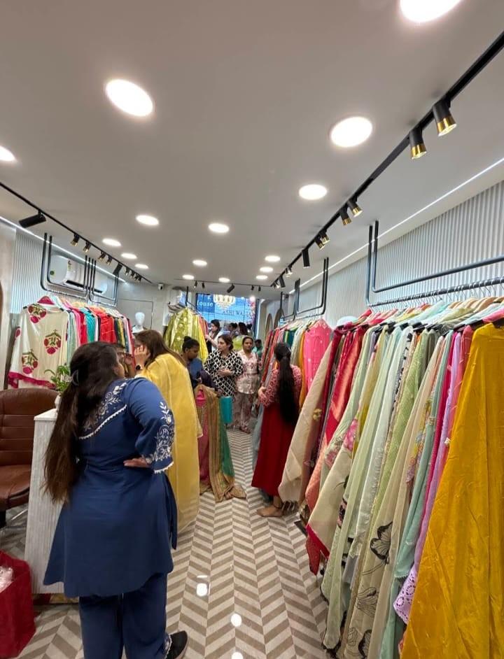 Design By Pakiza store